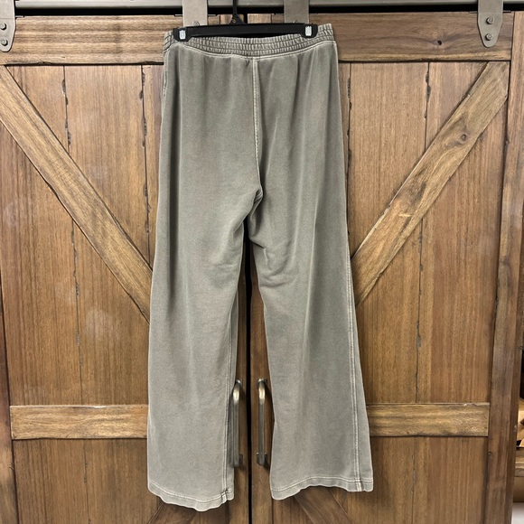 Aerie House Party High Rise Skater Athleisure Pant Festive Olive Size Medium - Picture 5 of 8